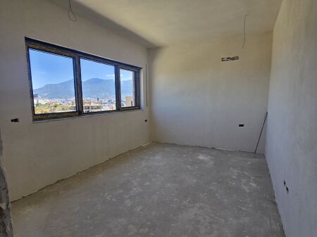 🔥Triplex 3+1+3 con veranda in vendita – Residenza Kodra e Diellit 2 🌇