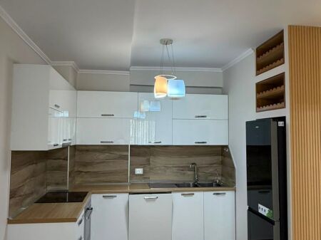 🏡 Shitet Apartament 1+1 📍Kompleksi Golden Park, Rruga e Kavajës