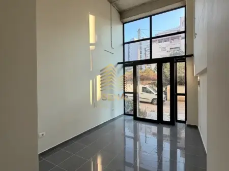 Rent, Business Premises, Qemal Stafa Street- near the New Bazaar, 400 Euro/month