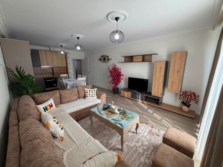 🏡 Jepet me Qira Apartament 2+1  📍 Vendndodhja: Shkozë, tek Pallatet Tom Doshi