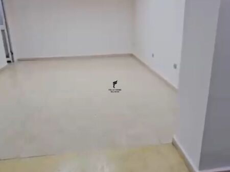 VENDESI COMMERCIALE IN VENDITA 26 M2 MYSLYM SHYRI 140.000 EURO FH-85145