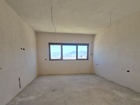 Shitet Triplex 3+1 + Verandë | Rezidenca Kodra e Diellit 2
