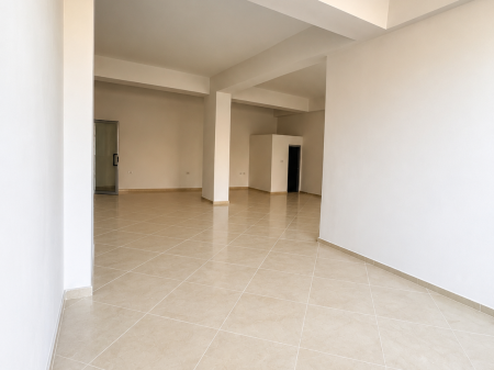  Commercial Unit for Rent – 86 m² | Center, Elbasan