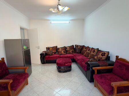 Apartament 1+1 per qera Komuna e Parisit !