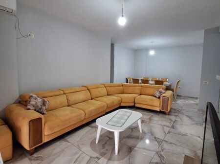 Jepet me qera Apartament 3+1 Astir 2 Palmat