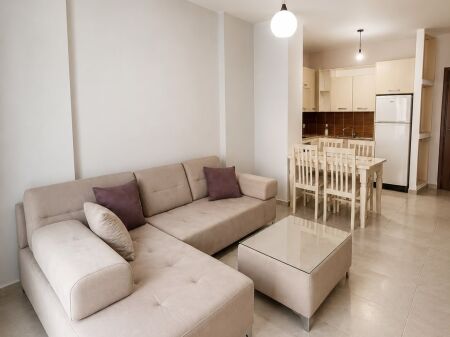 APPARTAMENTO 1+1+BALCONE IN AFFITTO "VICINO AL NUOVO MERCATO" 55.000 LEKE