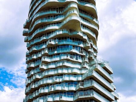🏡 **VENDESI APPARTAMENTO 1+1 | Tirana’s Rock** ✨