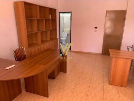 JEPET ZYRE 26 M2 ME QERA TE 9-KATESHET, QENDER 40.000 LEKE