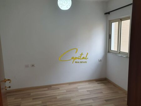 UFFICIO IN AFFITTO 50 M2 EX CAMPO DI AVIAZIONE 45.000 LEKE