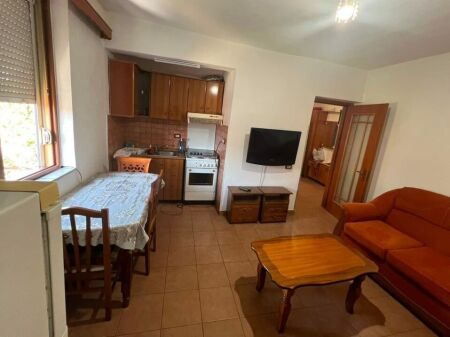 Apartament me qira tek Prokuroria e Tiranes