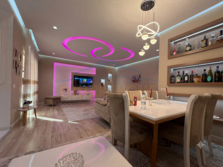 Shitet, Apartament 2+1, Unaza e Re, Tiranë