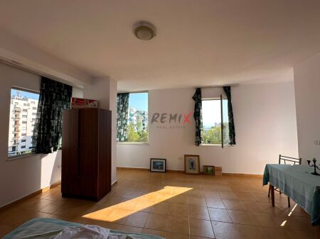  SHITET GARSONIERE ME MUNDËSI KTHIMI NË 1+1 – HOTEL FLORIDA, DURRËS