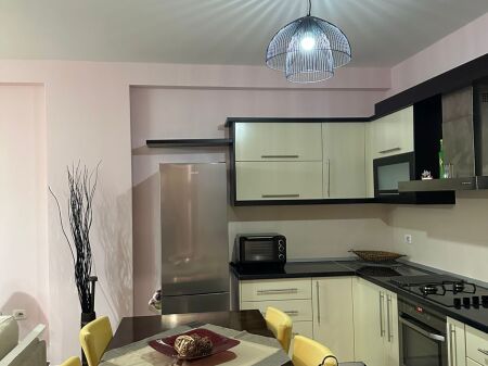 Appartamento 2+1+2 te Jata Market Astir 550€ I disk