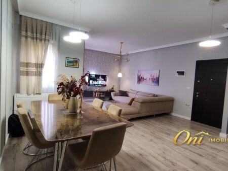 JEPET APARTAMENT ME QE QERA 2+1, KOPSHTI BOTANIK