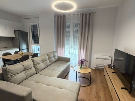 Affitto | Apartament 2 + 1 | Rruga 5 Maji | 600 €/mese