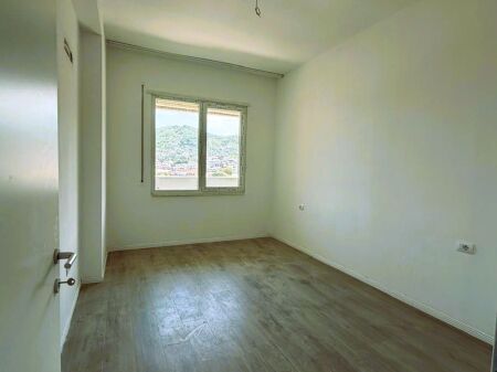 🏢 Shitet Apartament 2+1 tek Golden Park