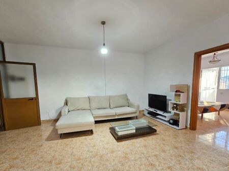 Jepet Me Qera Apartament 2+1+2 Ballkone