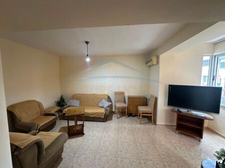 Affitto, Appartamento 1+1, Via Fortuzi, Tirana