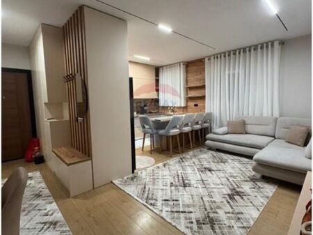 Appartamento 1+1 in affitto in Via Dibra!