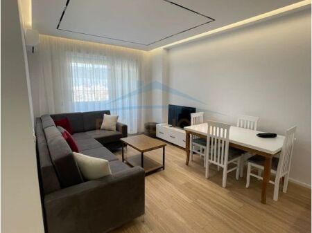 Qera, Apartament 2+1, Golden Park, Rruga e Kavajës 700 €