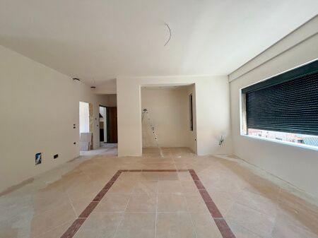 FOR SALE 3+1 apartment at "Marin Barleti" University, Selitë