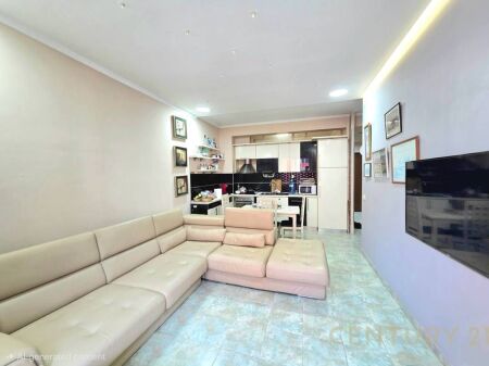 Apartamemt 2+1( i konvertuar ne 3+1) per shitje ne Yzberisht