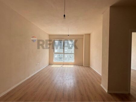 Apartament 3+1+2 ne shitje, Komuna e Parisit