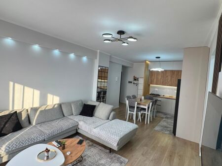 Shitet apartament me super planimetri 2+1 për 110 milionë lekë në Kamëz