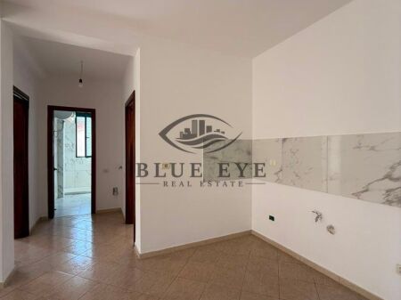 Apartament 2+1 per Shitje  2 Poste Parkimi në Plazh Teuta, Durrës!