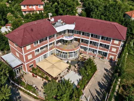 Objekt Multifunksional me Qira – Linzë, Tiranë