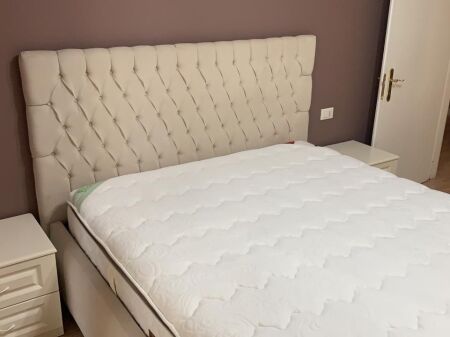 Liqeni thate jepet me qira apartment 1+1i mobiluar
