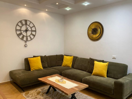 Qera | Apartament 2 + 1 | Rruga Bardhok Biba | 800 €/muaj