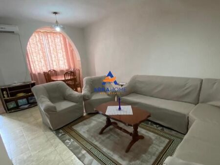 JEPET APARTAMENT ME QERA 2+1 "PRANE AMBASADES AMERIKANE" 68000 LEKE