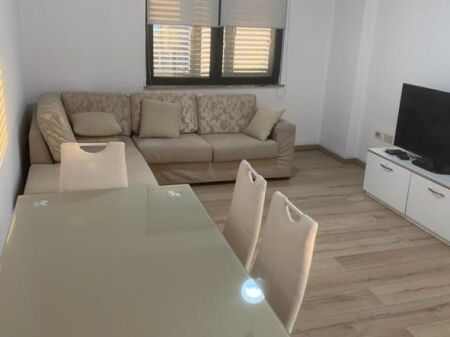 Jepet Apartament 1+1 me qera Tek Ish Stacioni Trenit perballe Spak (ID 42111662 )