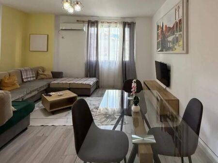 Apartment 3+1+2 bathrooms for rent at former Ekspozita, Myslym Shyri Street.