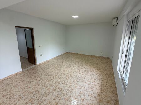 Shitet apartament prane Ish Diplomat