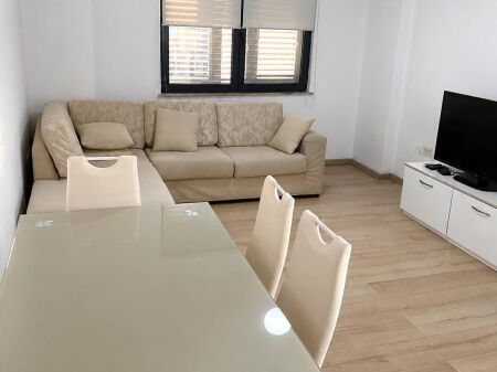 Jepet apartament 1+1 me qira tek Kompleksi Usluga , Rruga Jordan Misja , prane Spak , Rruga Don Bosko , Bulevardi i Ri , Bulevardi Zogu i Pare , ish Stacioni i Trenit