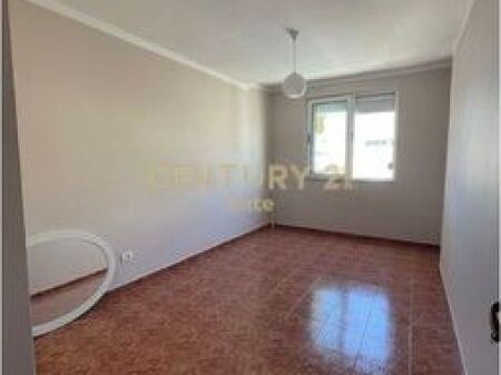 Apartament 2+1+2 per qera ne Myslym Shyri