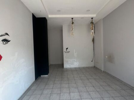 SHOP FOR RENT 35M2 SIRI KODRA 35,000 LEKE FH-85762