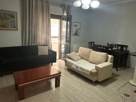 Apartament 1+1 📍 Lulishtja, Komuna e Parisit | 70.000 lek/muaj