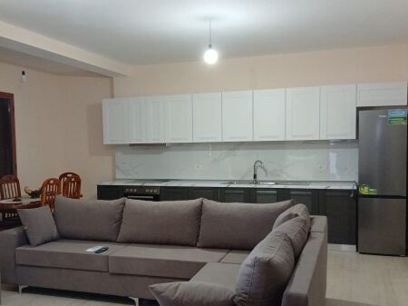 Affitto | Shtëpi private 2 + 1 | Laprakë | 500 €/mese