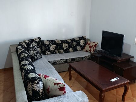 Rent | Shtëpi private 1 + 1 | Rruga Ramë Sadria | 400 €/month