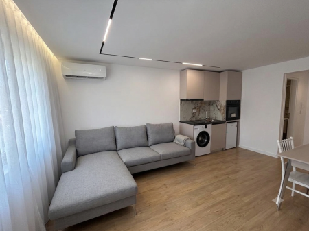 Shitet, Apartament 1+1, Rruga Asim Vokshi, Tirane .