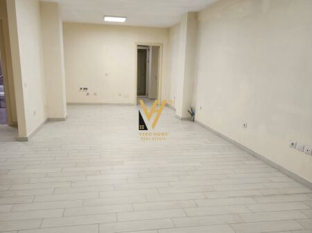 JEPET ZYRE 142 M2 ME QERA TE PAZARI I RI 120.000 LEKE
