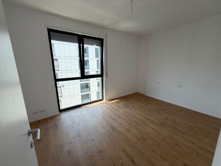 Jepet me qira apartament 3+1+2Poste Parkimi tek Kompleksi Akses