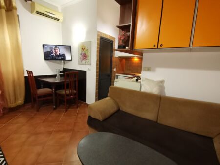 Jepet me qera Garsionere Tek 5 Maji ID: 5251