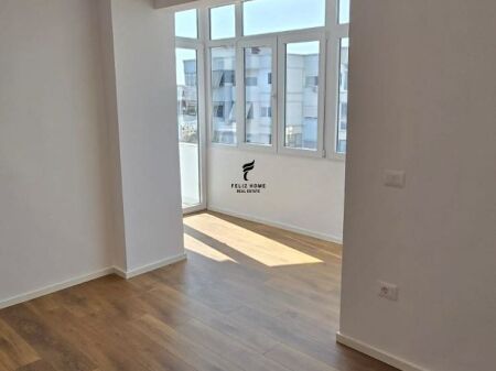 SHITET APARTAMENT 1+1 21 DHJETORI 165.000 EURO FH-85963