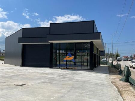 JEPET ME QERA KAPANON 400M2 DHE TRUALL 2300M2 "NE KAMEZ" 2000 EURO.