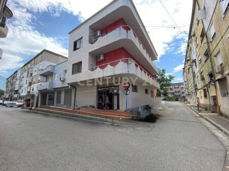 3-Storey Villa for Sale in the Oxhaku Area!