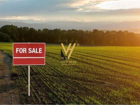 JEPET TRUALL 2.725 M2 ME 33% TE SHINAT E TRENIT, TIRANE